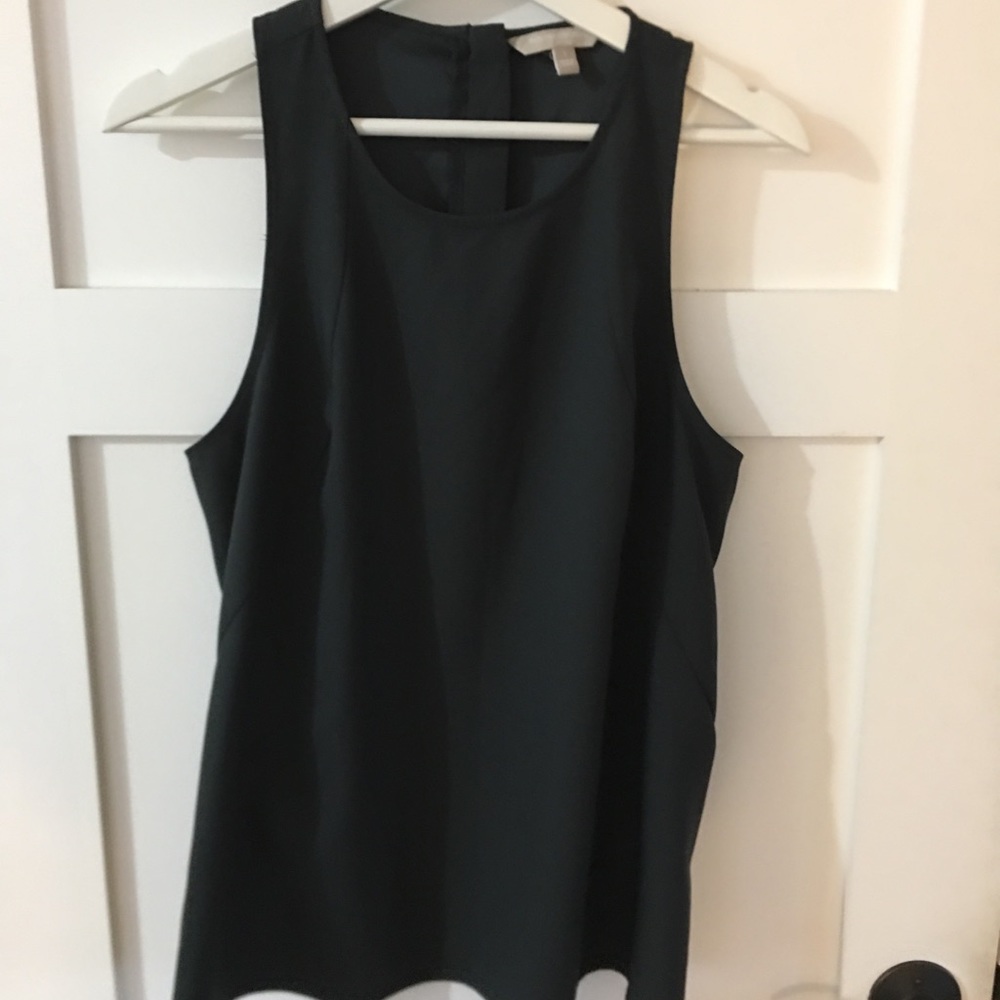 Banana republic sleeveless top with back zipper.